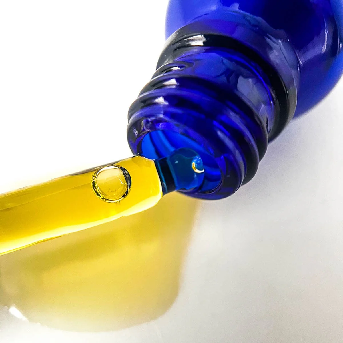 HydraBliss Blue Lotus Face Oil - Image 3