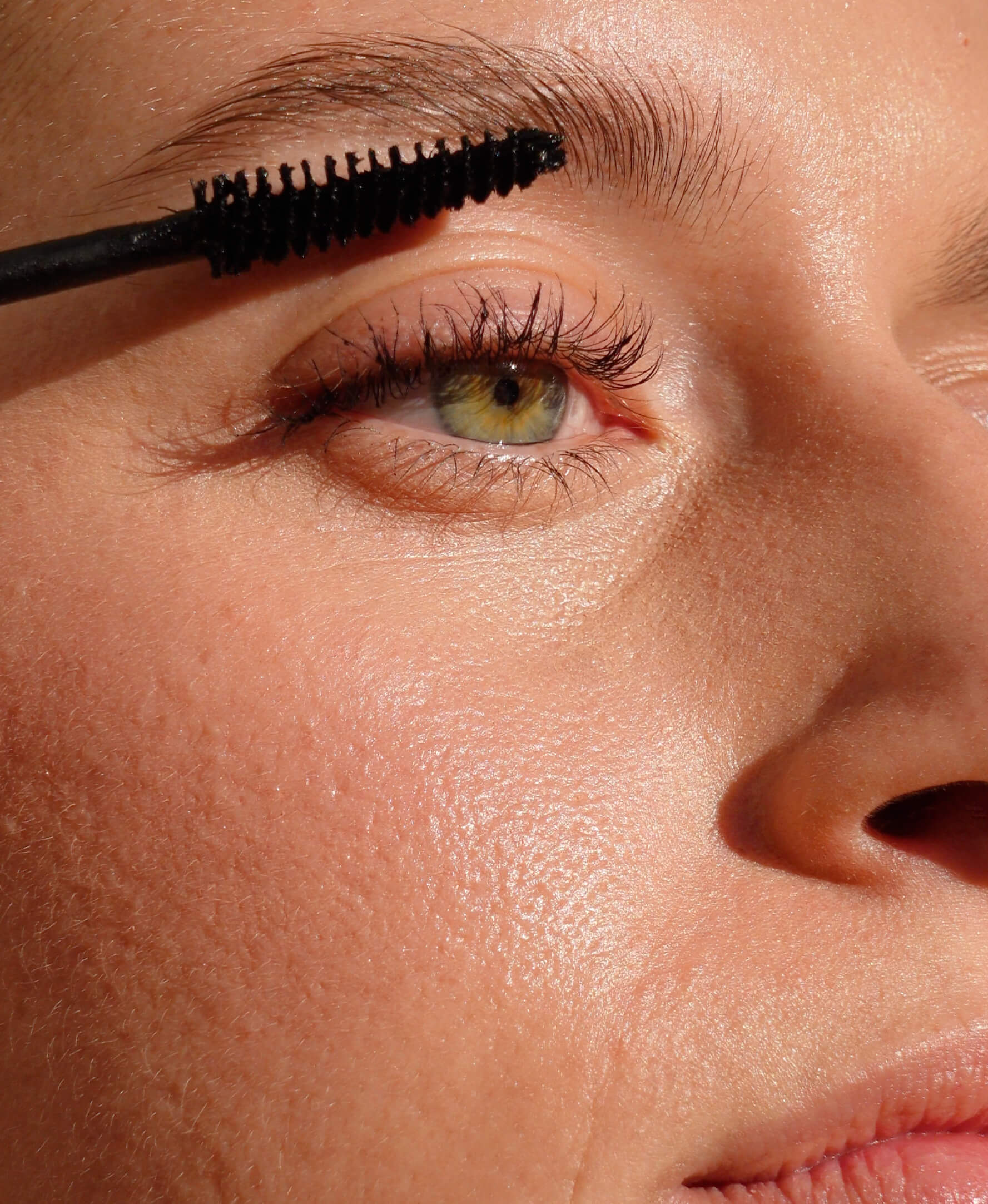 Avocado Volumising Waterproof Mascara - Image 5