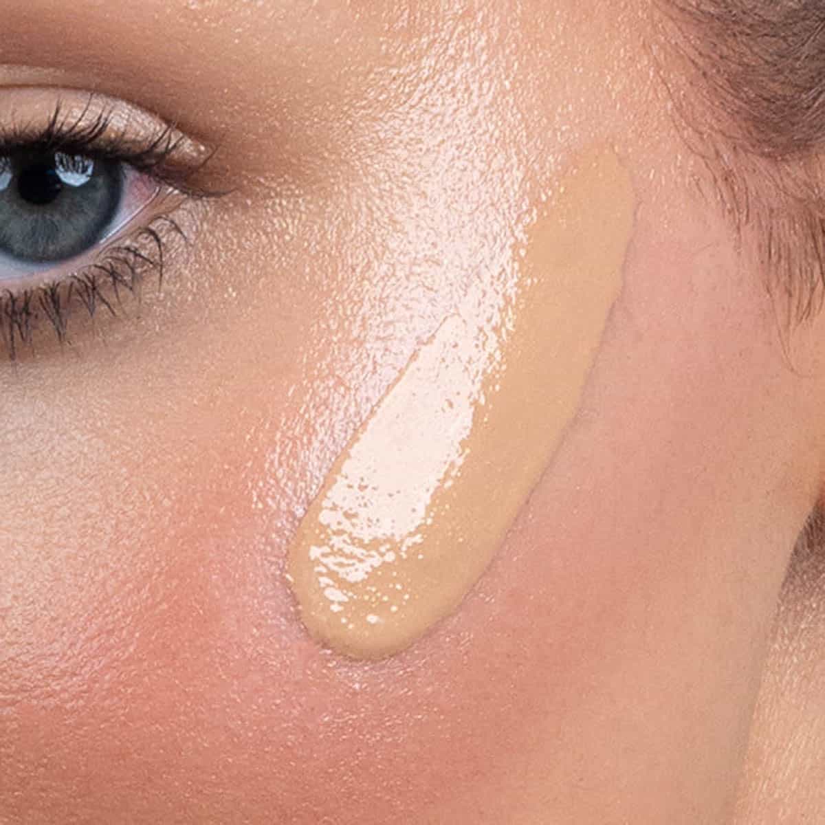 SPF50 Physical Bronzing Drops - Image 3