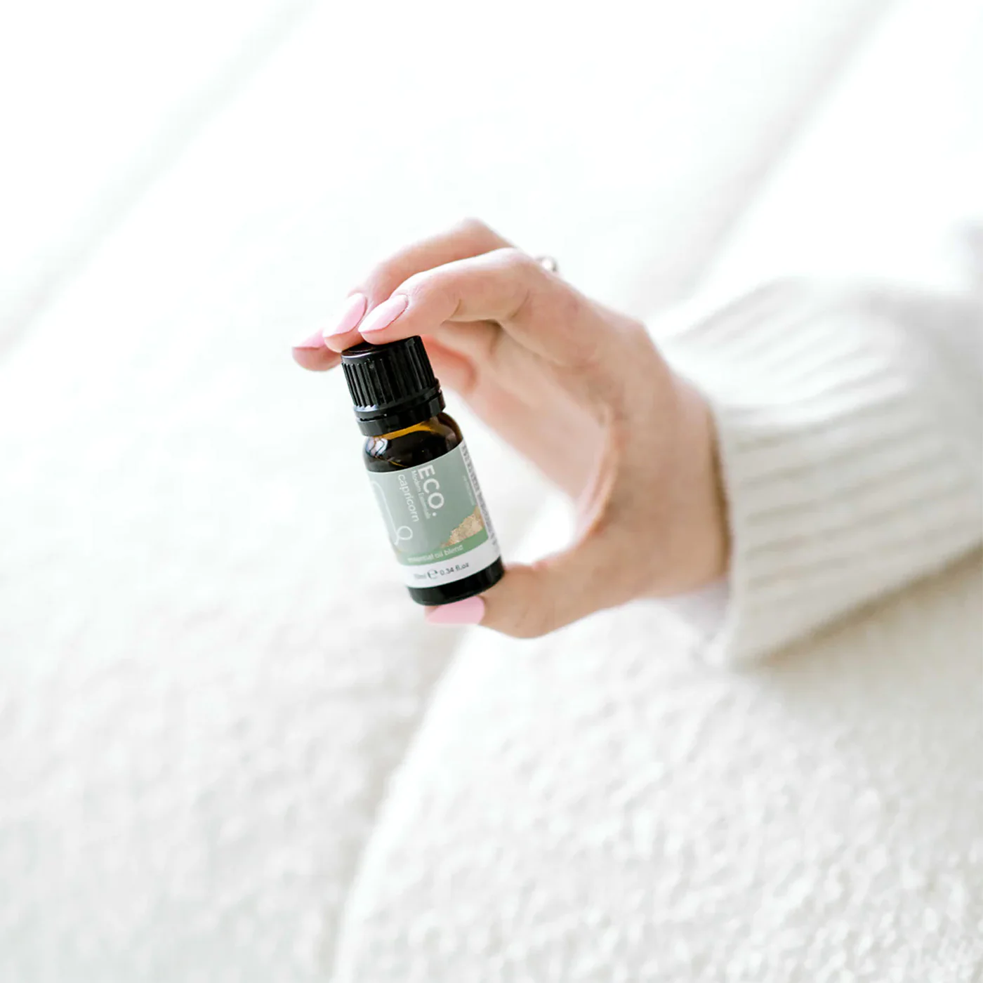 Capricorn Zodiac Sign Essential Oil Blend - Image 3