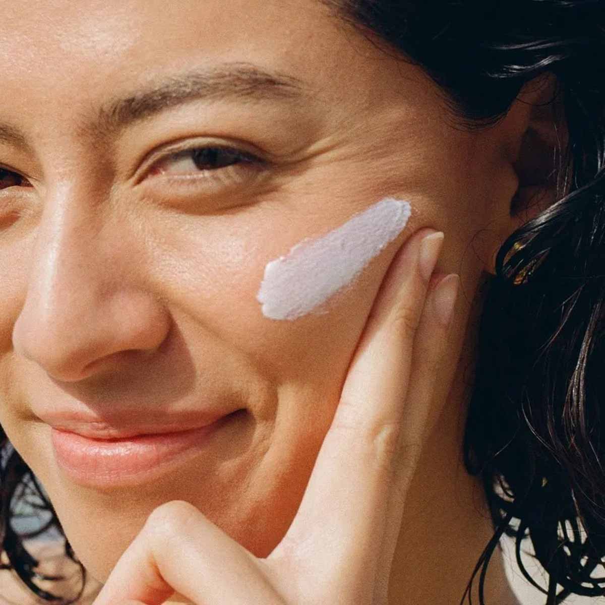 Natural Physical Sunscreen SPF 50 - Image 2