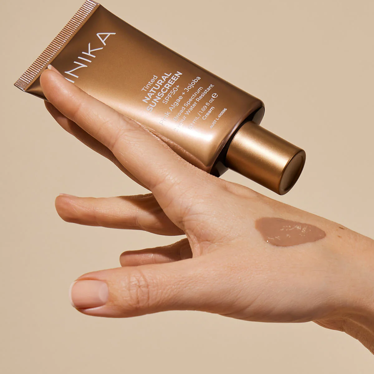 Tinted Natural Sunscreen SPF50+ - Image 2